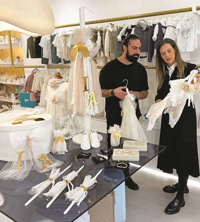 Μετάλλιο ζωής στην κολυμπήθρα – Ο Μιχάλης Σεΐτης βάπτισε την κόρη του