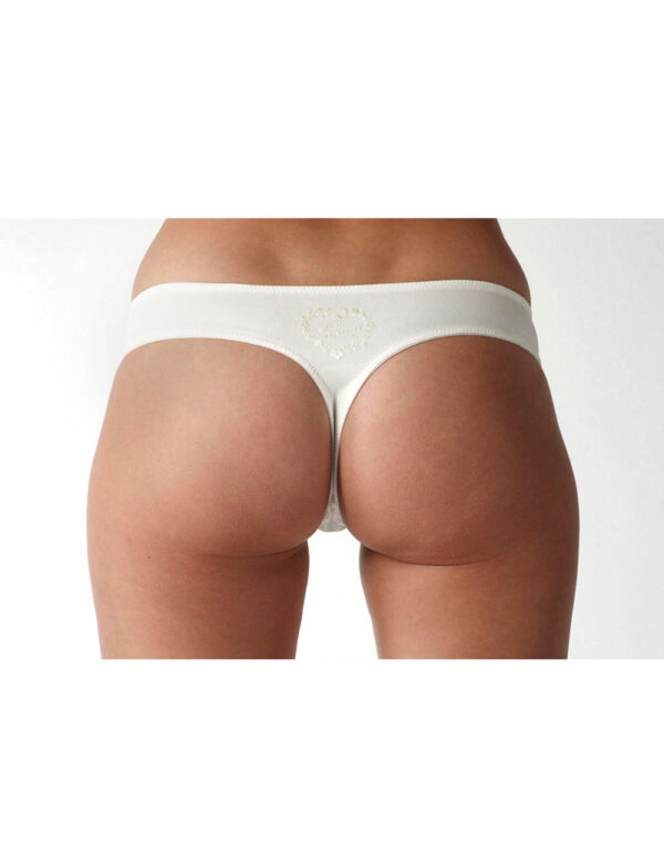 String | Smooth | Heart Logo 3126H